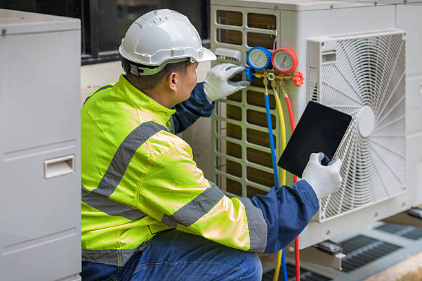 Professional Hvac technician working in Redwood City, CA